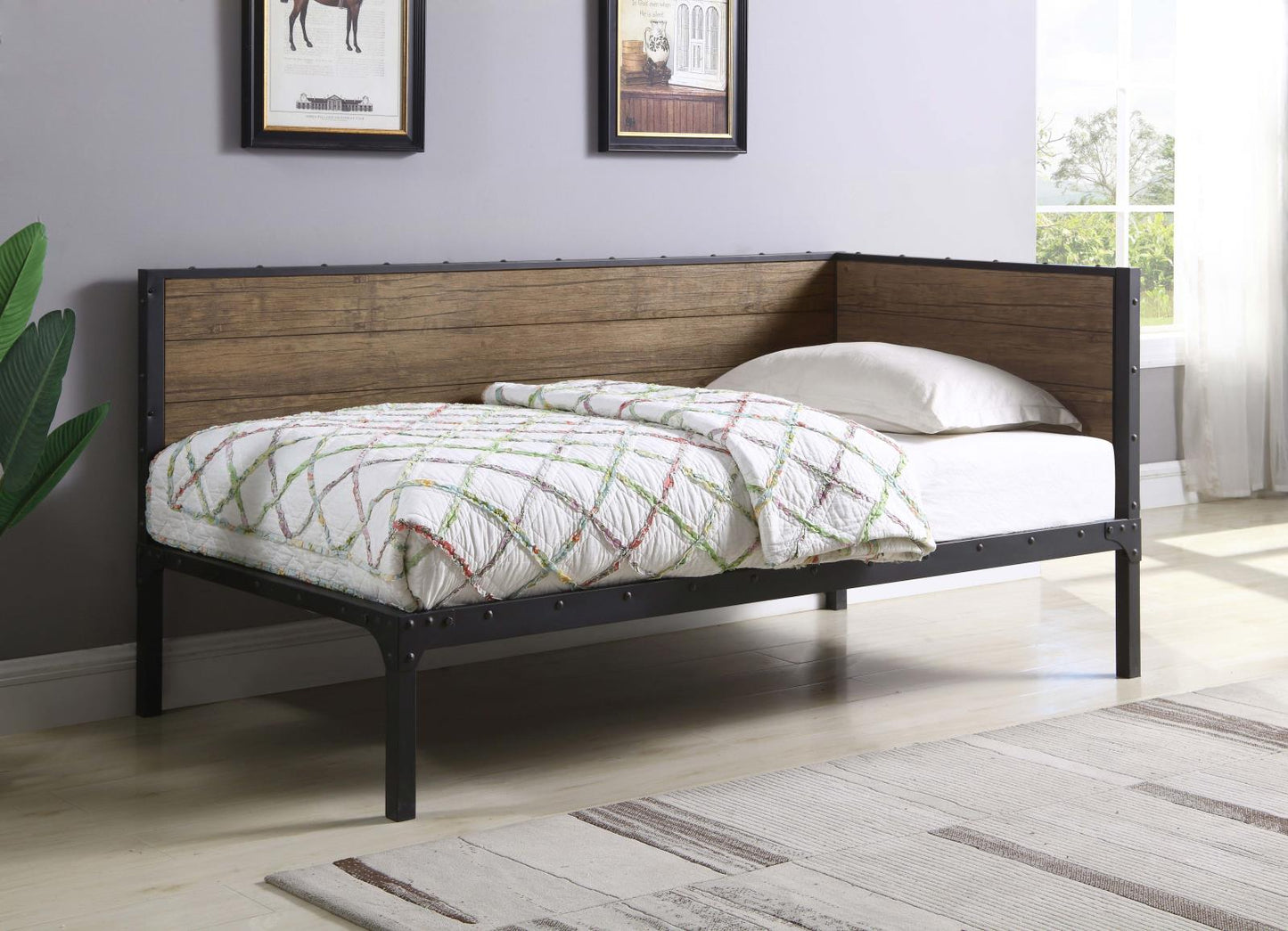 Getler Weathered Chestnut/Black Daybed